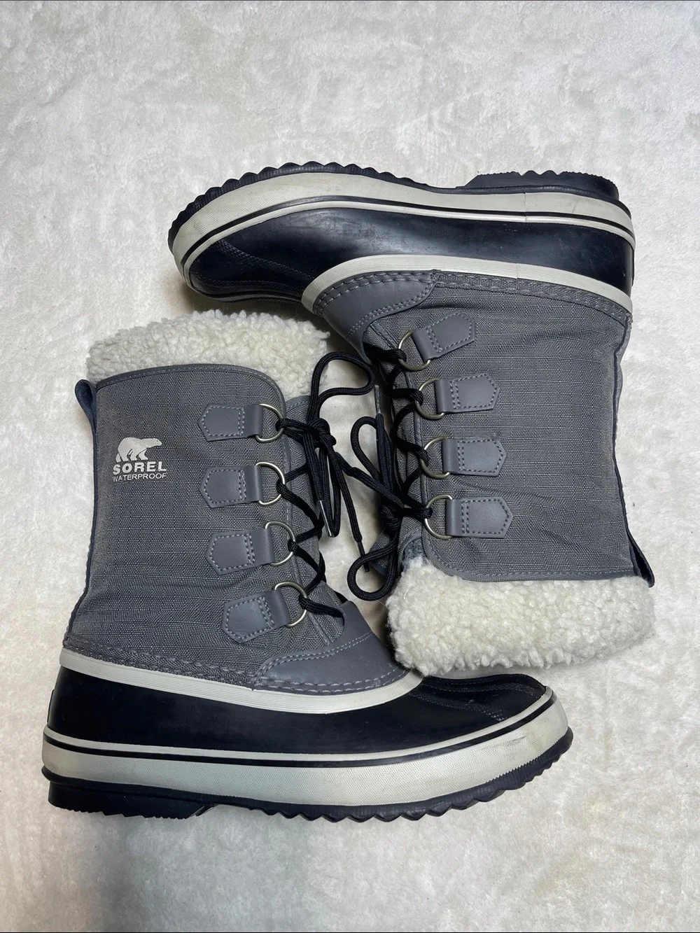 Sorel Gray and Black Waterproof Sherpa-Lined Lace-Up Boots Size 9 women’s